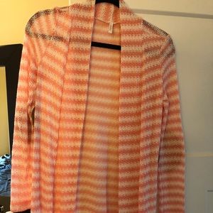 Pretty striped knee length cardigan.